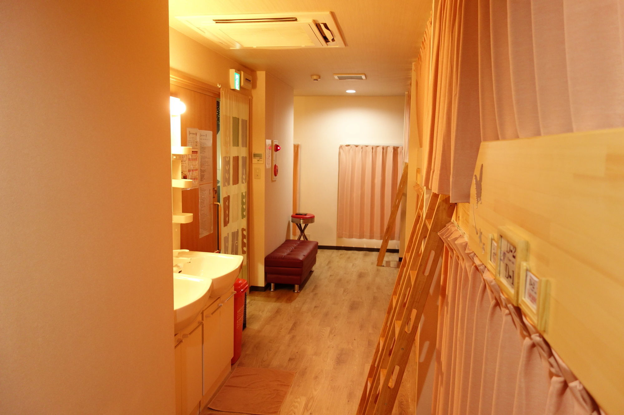 Kens House Hotel Osaka Exterior photo