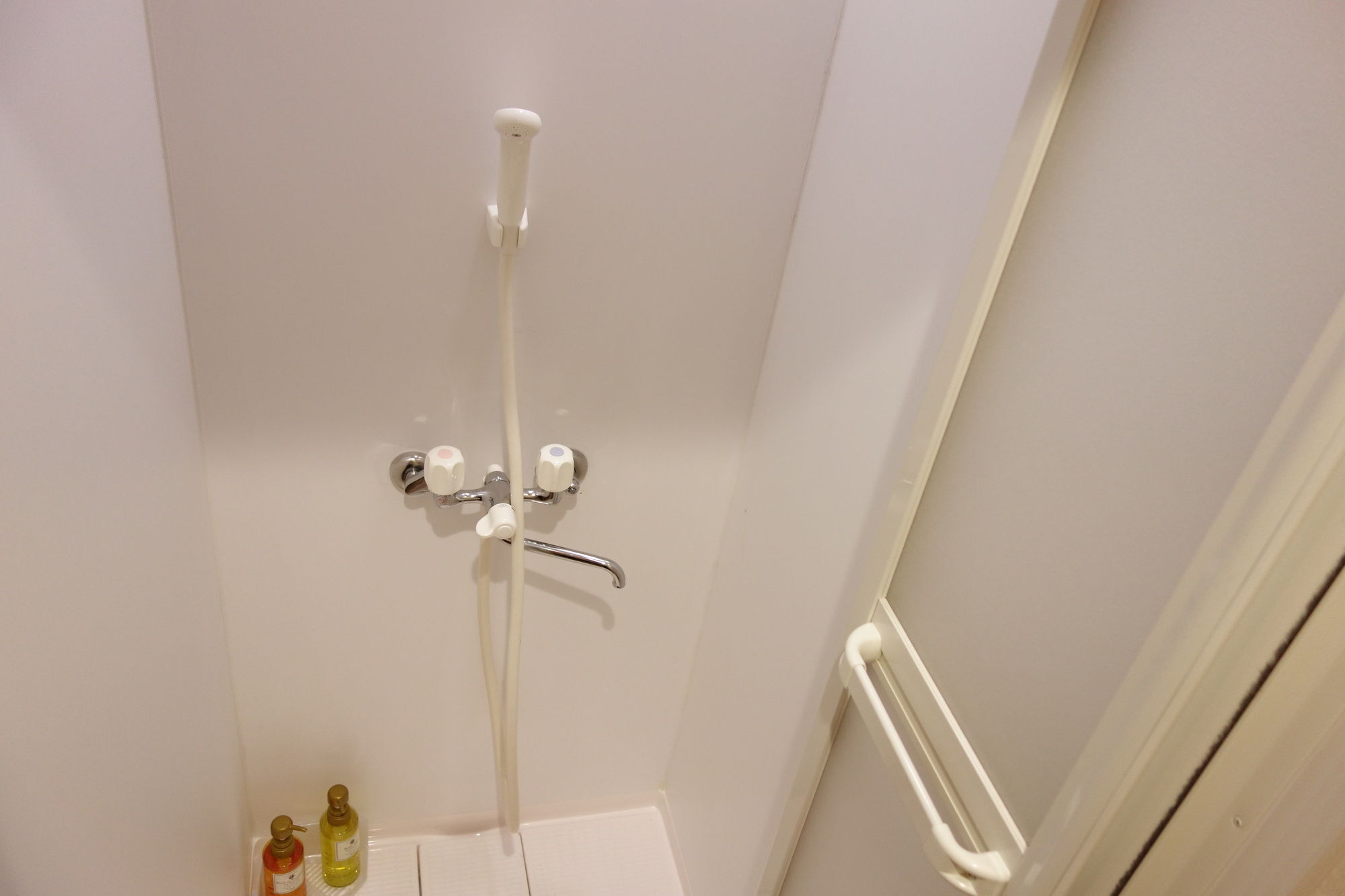 Kens House Hotel Osaka Exterior photo
